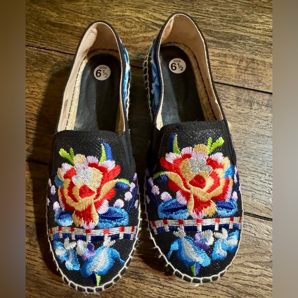 Johnny Was Black Multicolor Floral Espadrilles - Picture 8 of 8